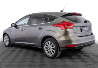 Подержанный автомобиль Ford Focus Hatchback 2018 года (7 фото)