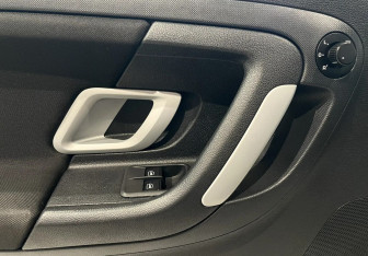 Подержанный автомобиль Skoda Fabia Wagon 2009 года (17 фото)