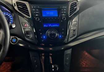 Подержанный автомобиль Hyundai i40 Wagon 2013 года (13 фото)