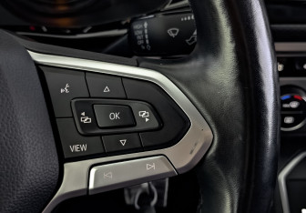 Подержанный автомобиль Volkswagen Multivan 2020 года (29 фото)