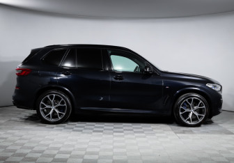Подержанный автомобиль BMW X5 2019 года (4 фото)