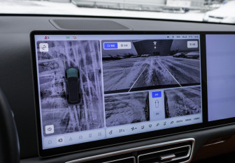 Подержанный автомобиль LiXiang L9 2023 года (19 фото)