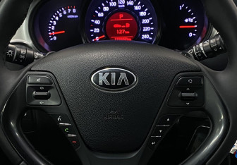 Подержанный автомобиль Kia Ceed Wagon 2018 года (15 фото)
