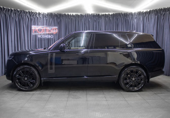Подержанный автомобиль Land Rover Range Rover 2023 года (8 фото)