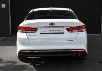 Подержанный автомобиль Kia Optima Sedan 2018 года (6 фото)