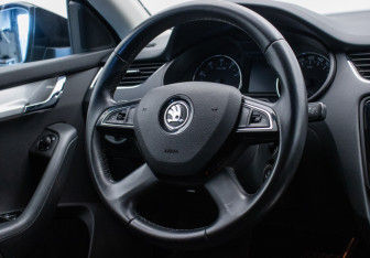 Подержанный автомобиль Skoda Octavia Liftback 2014 года (15 фото)