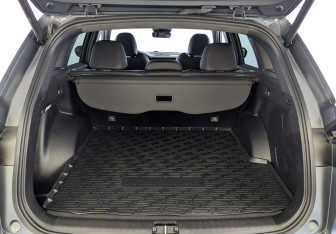 Подержанный автомобиль Geely Monjaro 2024 года (10 фото)