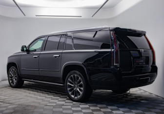 Подержанный автомобиль Cadillac Escalade Suv 2019 года (2 фото)