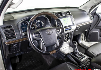 Подержанный автомобиль Toyota Land Cruiser Prado 2021 года (28 фото)