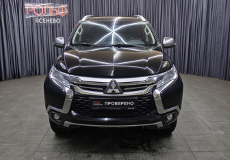 Подержанный автомобиль Mitsubishi Pajero Sport 2018 года (2 фото)