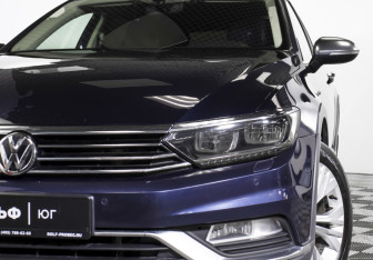 Подержанный автомобиль Volkswagen Passat Wagon 2016 года (26 фото)
