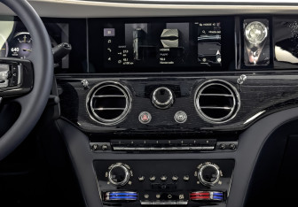 Подержанный автомобиль Rolls-Royce Ghost 2024 года (17 фото)
