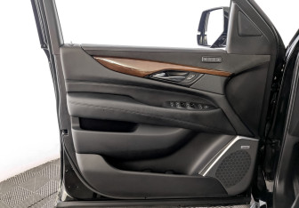 Подержанный автомобиль Cadillac Escalade Suv 2020 года (19 фото)