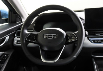 Подержанный автомобиль Geely Emgrand 2023 года (13 фото)