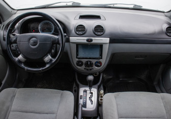 Подержанный автомобиль Chevrolet Lacetti Hatchback 2008 года (13 фото)