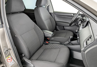 Подержанный автомобиль Skoda Rapid Liftback 2020 года (23 фото)