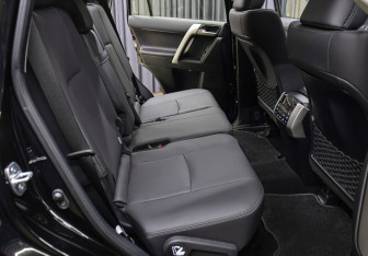 Подержанный автомобиль Toyota Land Cruiser Prado 2023 года (12 фото)