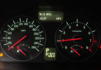 Подержанный автомобиль Volvo C30 2012 года (15 фото)