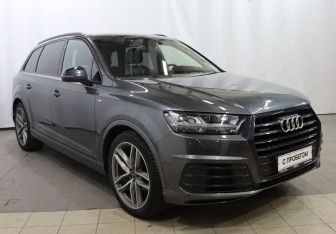 Подержанный автомобиль Audi Q7 2018 года (3 фото)