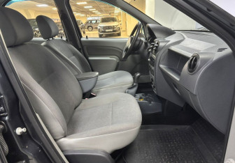 Подержанный автомобиль Renault Logan Sedan 2009 года (9 фото)