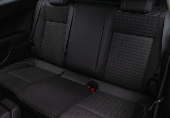 Подержанный автомобиль Opel Astra Hatchback 2011 года (11 фото)