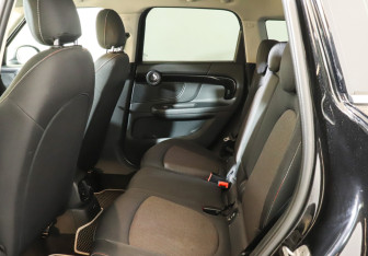 Подержанный автомобиль MINI Countryman 2020 года (10 фото)