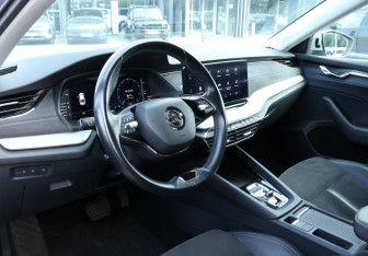 Подержанный автомобиль Skoda Octavia Liftback 2020 года (14 фото)