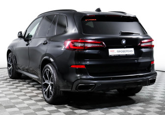 Подержанный автомобиль BMW X5 2021 года (7 фото)