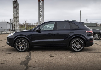 Подержанный автомобиль Porsche Cayenne 2019 года (9 фото)