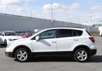 Подержанный автомобиль Suzuki SX4 Hatchback 2014 года (8 фото)