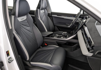 Подержанный автомобиль Geely Atlas 2024 года (23 фото)