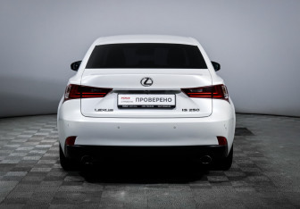 Подержанный автомобиль Lexus IS Sedan 2013 года (6 фото)