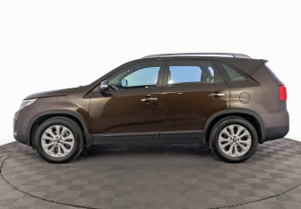 Подержанный автомобиль Kia Sorento 2019 года (8 фото)