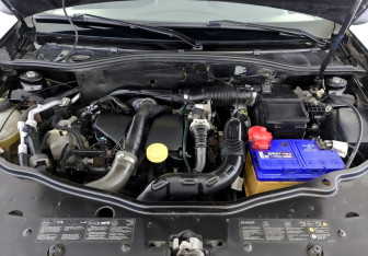 Подержанный автомобиль Renault Duster 2015 года (9 фото)