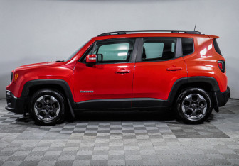 Подержанный автомобиль Jeep Renegade 2018 года (8 фото)