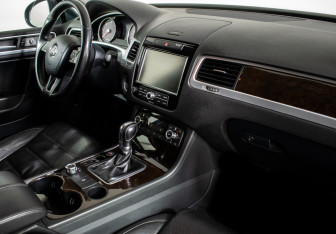 Подержанный автомобиль Volkswagen Touareg 2013 года (10 фото)