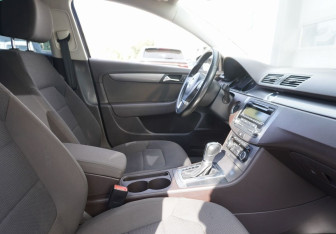 Подержанный автомобиль Volkswagen Passat Sedan 2011 года (11 фото)