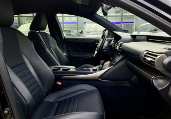 Подержанный автомобиль Lexus IS Sedan 2013 года (21 фото)