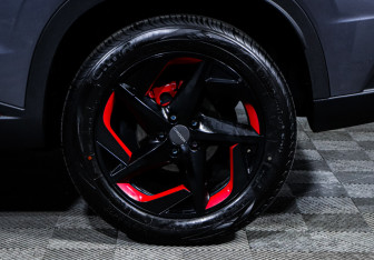 Подержанный автомобиль Omoda C5 2024 года (15 фото)