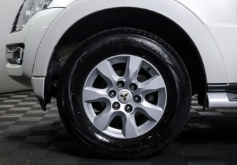 Подержанный автомобиль Mitsubishi Pajero 2021 года (23 фото)