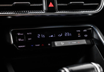 Подержанный автомобиль Kia K5 2021 года (17 фото)