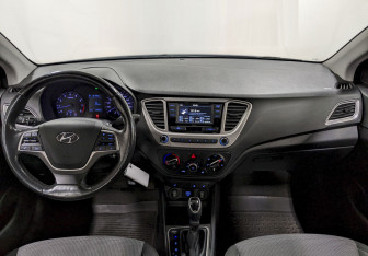 Подержанный автомобиль Hyundai Solaris Sedan 2019 года (22 фото)