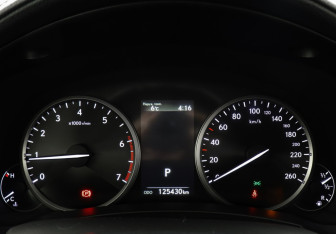 Подержанный автомобиль Lexus NX 2018 года (10 фото)