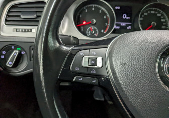 Подержанный автомобиль Volkswagen Golf Hatchback 2014 года (26 фото)