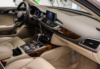 Подержанный автомобиль Audi A6 Sedan 2015 года (22 фото)