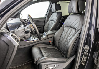 Подержанный автомобиль BMW X5 2023 года (20 фото)