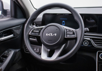 Подержанный автомобиль Kia Seltos 2024 года (15 фото)