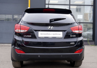 Подержанный автомобиль Hyundai ix35 2011 года (6 фото)