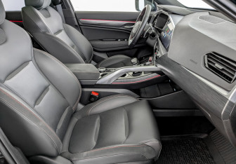 Подержанный автомобиль Geely Tugella 2024 года (25 фото)