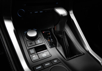 Подержанный автомобиль Lexus NX 2017 года (19 фото)